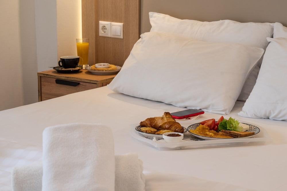 Tier Collection Hotel Athena Bagian luar foto